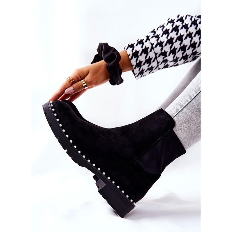 Fekete Venie velúr csizma gyöngyökkel 2