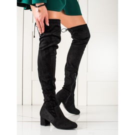 Renda Alkalmi muskétások fekete 1