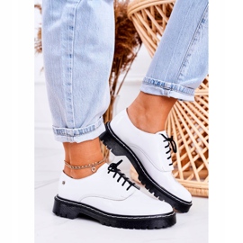 Női Oxfords Maciejka bőrcipő lakkozott fehér 04087-11 1