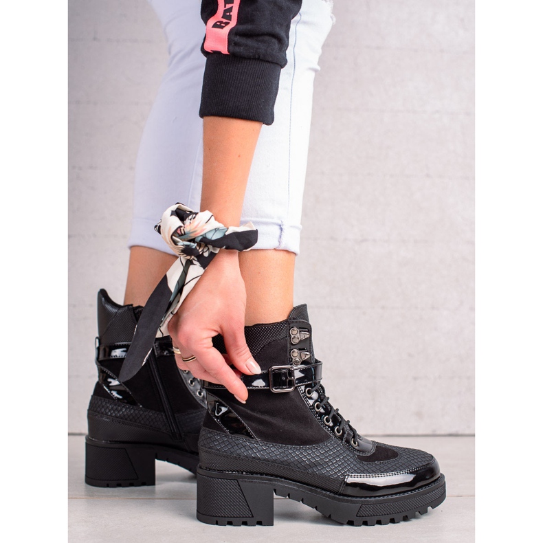 Queen Vivi Stílusos fekete munkások 2