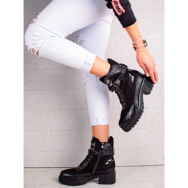 Queen Vivi Fűzős munkások csattal fekete 2