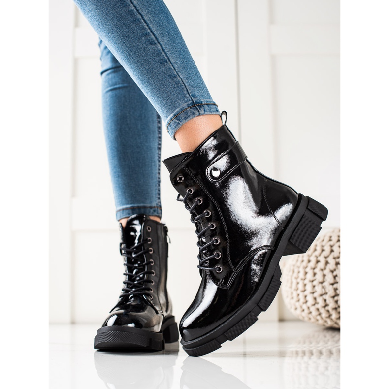 Goodin Klasszikus lakkozott munkások fekete 2