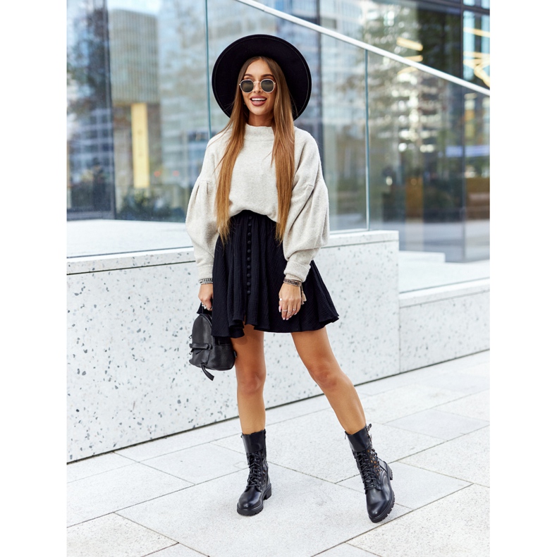 Menie fekete áttört bőrcsizma 1