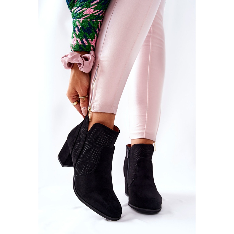 PE1 Velúr fekete csizma sarkán Elisea 1