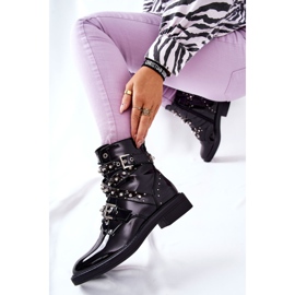 Lakkozott csizma fekete Lorist csíkokkal 1