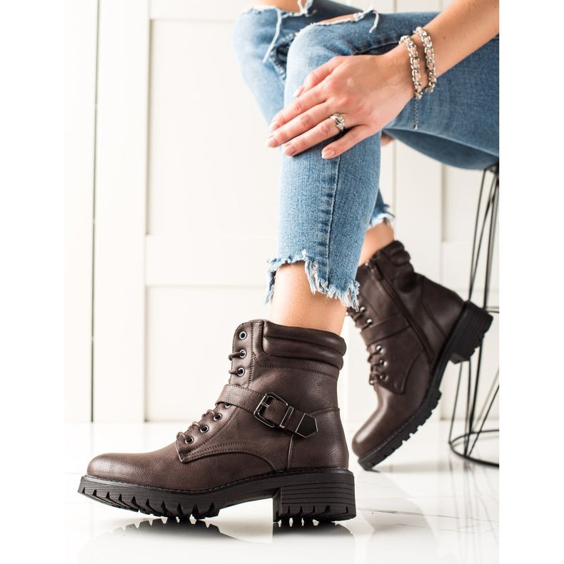 Anesia Paris Barna Dolgozók Csattal 2