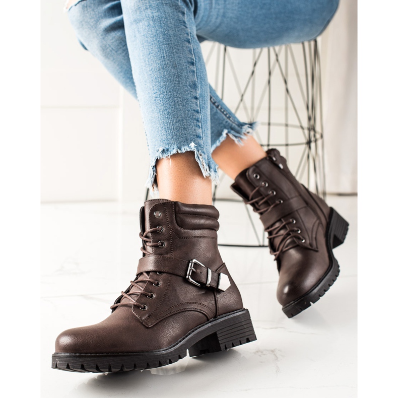 Anesia Paris Barna Dolgozók Csattal 1