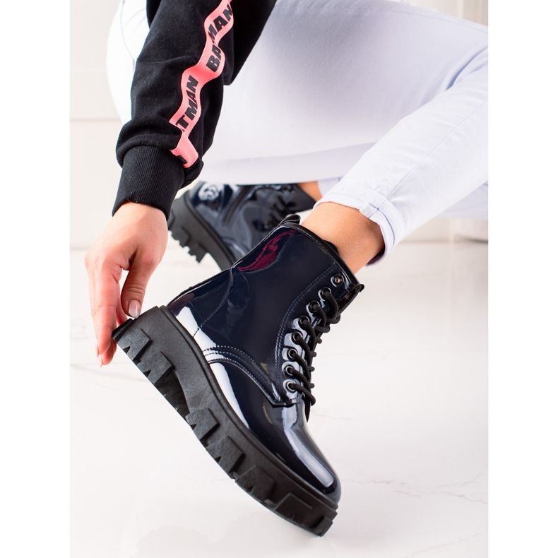 Sergio Todzi Sötétkék Csapdák A Platformon 1