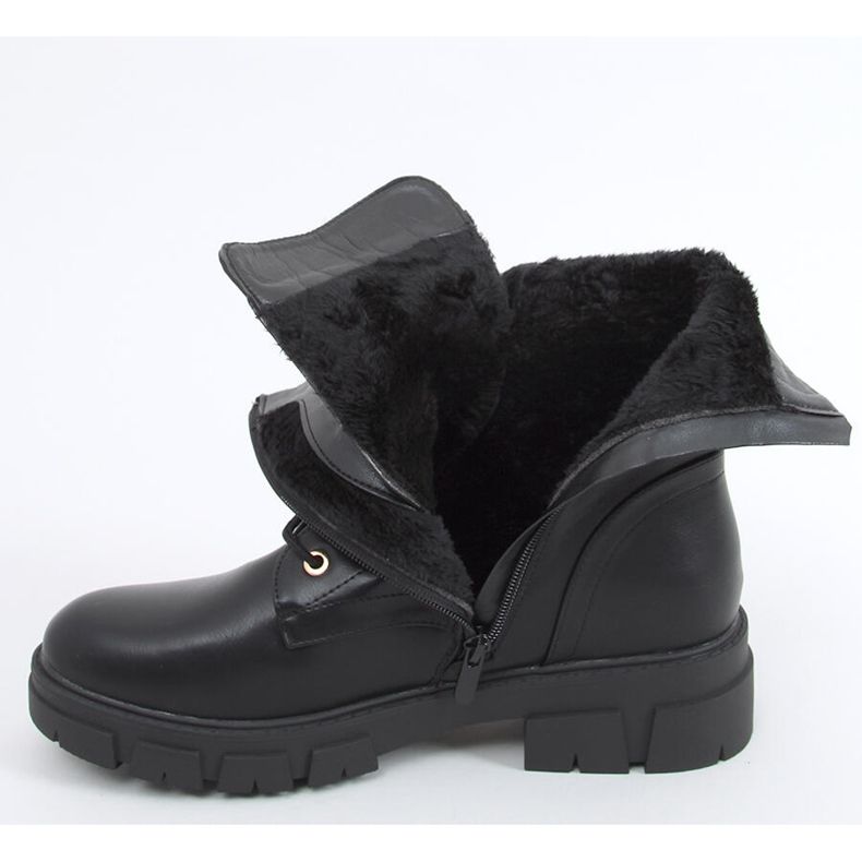 Dolgozók Salam Black lánccal fekete 1 Dolgozók Salam Black lánccal fekete 1