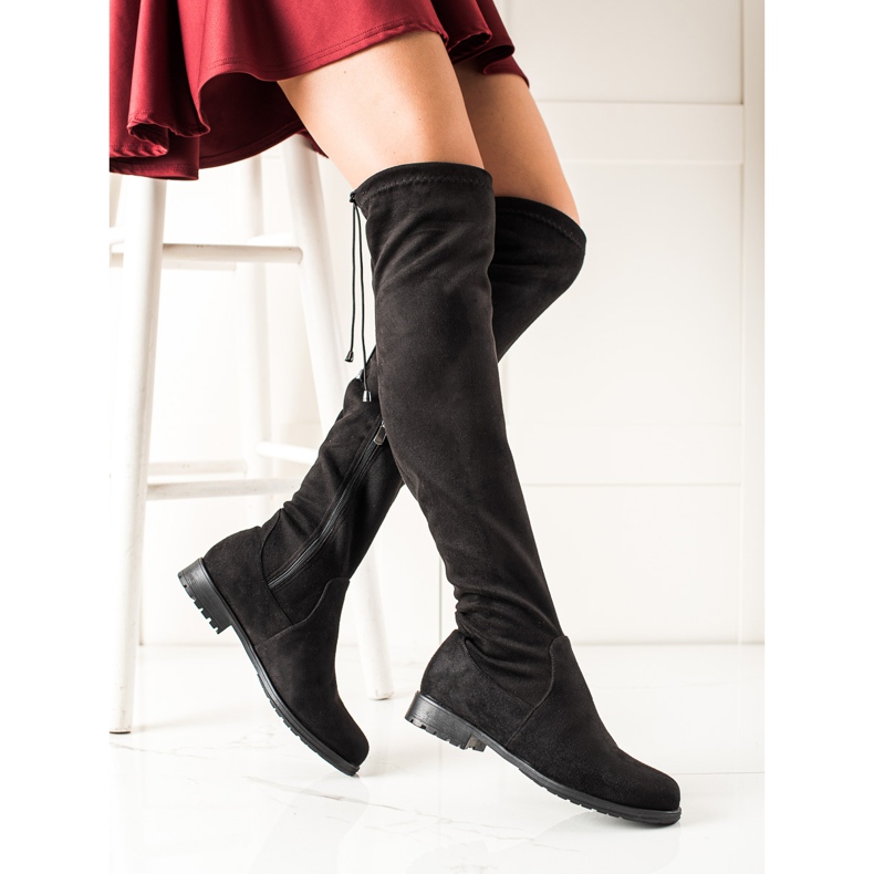 TRENDI Fekete muskétások 1