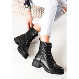 Bestelle Klasszikus steppelt trapperek fekete 1