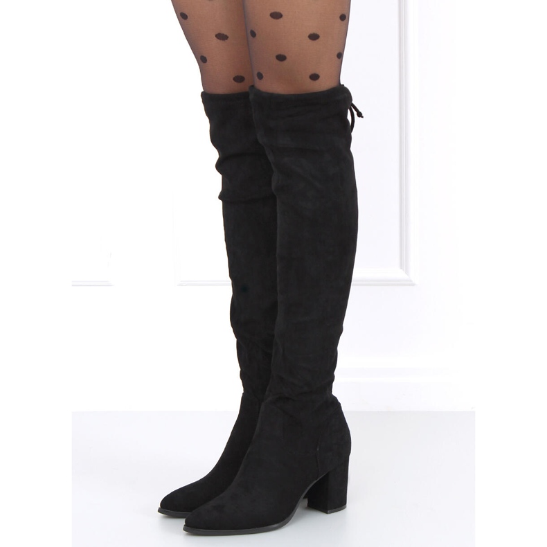 A márka magas sarkú csizmája Peti Black fekete 2