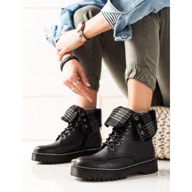 TRENDI Felhajtható nyéllel ellátott csizma fekete 1