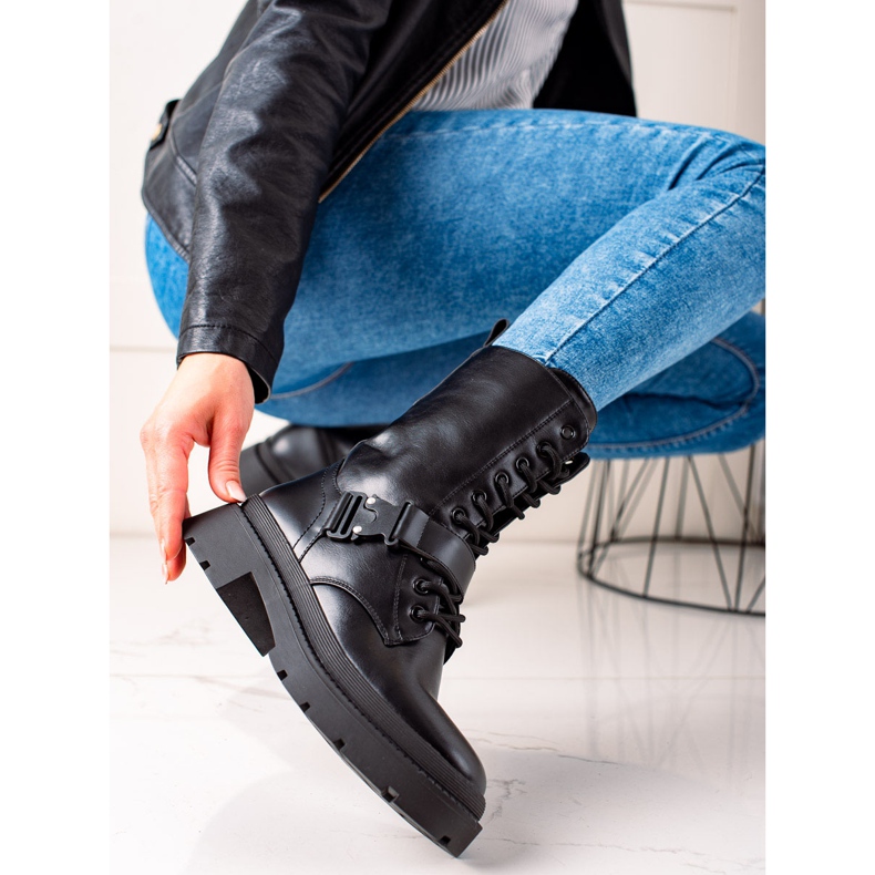 Seastar Fekete munkások csattal 2