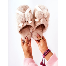 Prémes papucs pomponokkal, bézs színű pampakkal 1