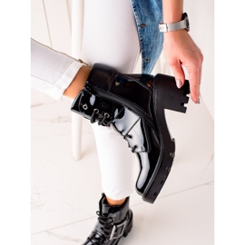 Evento Lakkozott munkások magassarkúban fekete 1