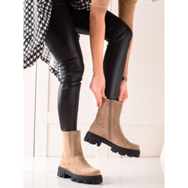 TRENDI Csizma a platformon bézs 2
