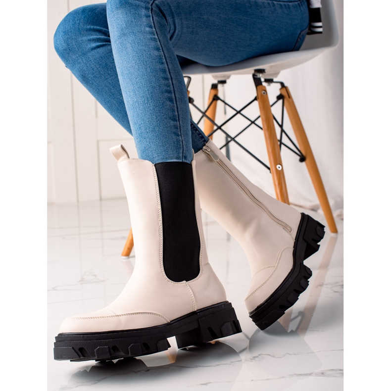 Small Swan Magas csizma a platformon bézs 1