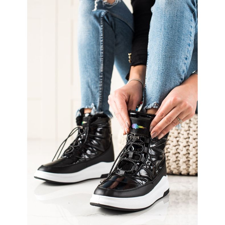 TRENDI Divatos fényes hócsizma fekete 1