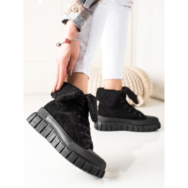 TRENDI Báránybőr csizma, tornacipő fekete 1