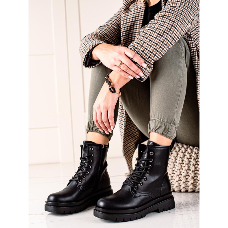 Klasszikus szigetelt csapdák fekete 1