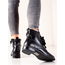 Evento Csizma dekoratív kötéssel fekete 1 Evento Csizma dekoratív kötéssel fekete 1