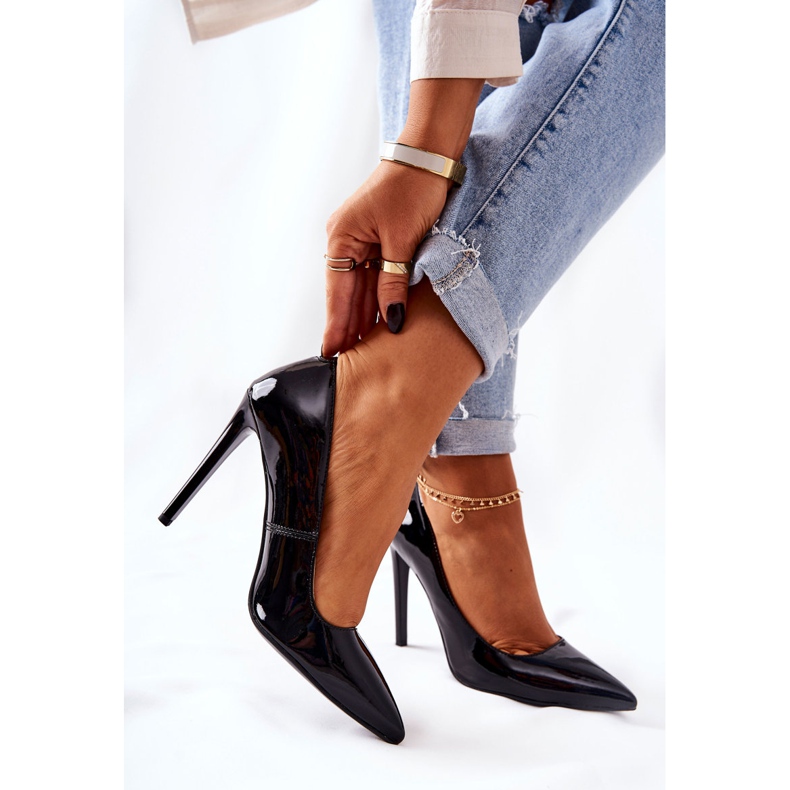 Lakkozott magassarkú Spitz Monnari 0220-020 fekete színben 2