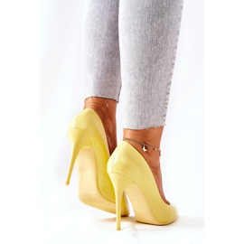 PG2 Elegáns, lakkozott sárga Adrinnah magassarkú 1