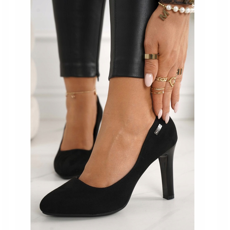 PJ1 Klasszikus szivattyúk egy bárban Suede Black Eliana fekete 2