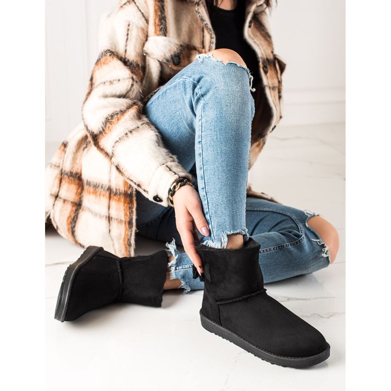 TRENDI Fekete velúr Mukluki 1