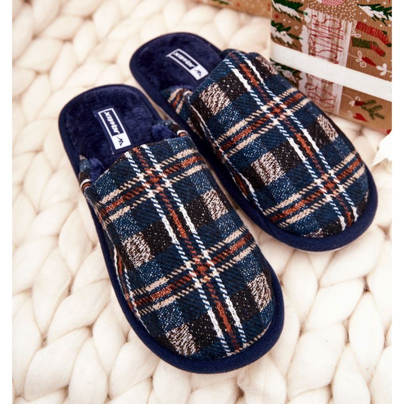 WJ1 Férfi meleg sötétkék kockás papucs Whisper bézs 1