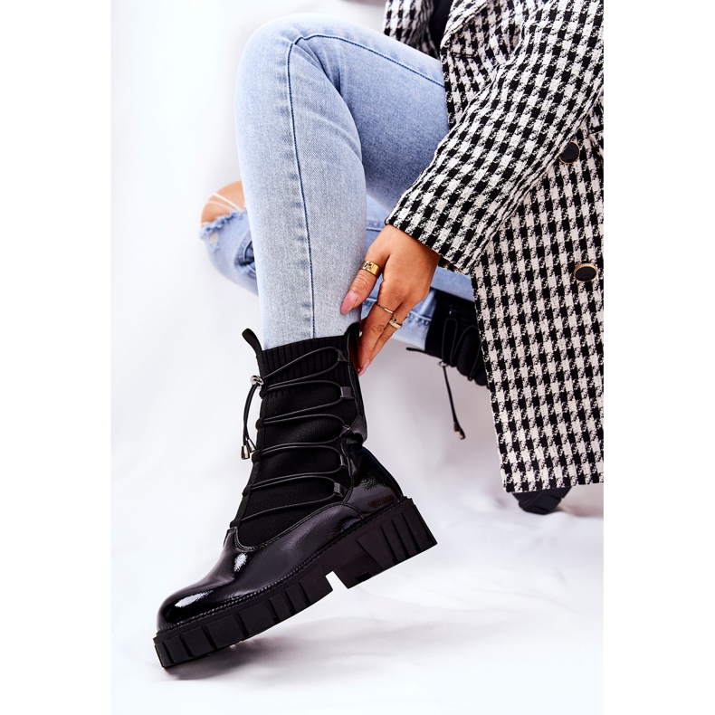 PL4 Lakkozott csizma dolgozók fekete zoknival 2