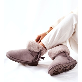 A nők hófedelét szürke rojtokkal szigetelték 1