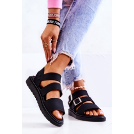 FM1 Fekete Reese csatos szandál 2