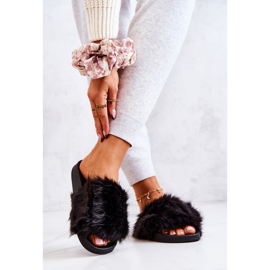 Papucs szőrmével, gumi fekete pollie 2