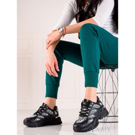 TRENDI Fekete cipők a platformon 1