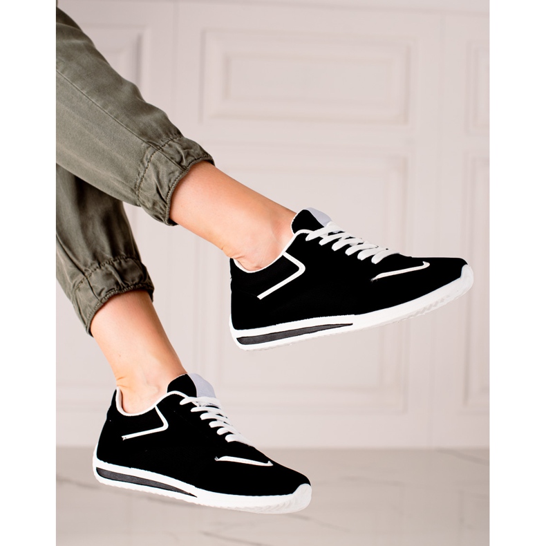 TRENDI Könnyű sportcipő fekete 1