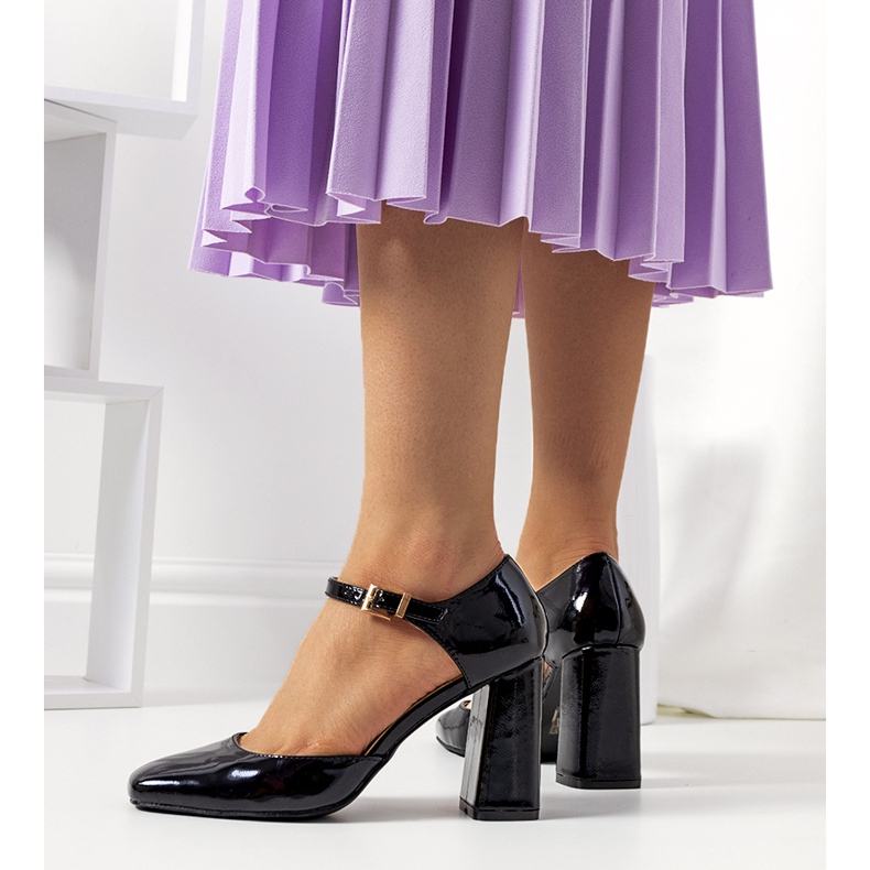 Fekete pumpák a Kelemen poszton 1