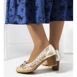 Pereira arany áttört szivattyúk aranysárga 1 Pereira arany áttört szivattyúk aranysárga 1