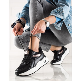 Ideal Shoes Cipők a platformon fekete 1