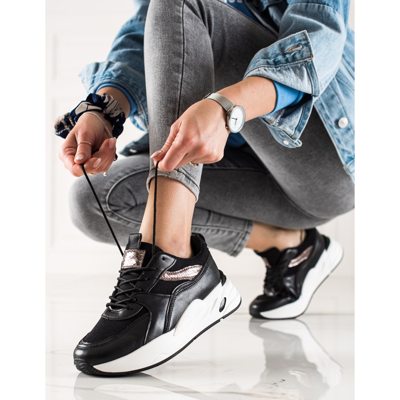 Ideal Shoes Cipők a platformon fekete 1