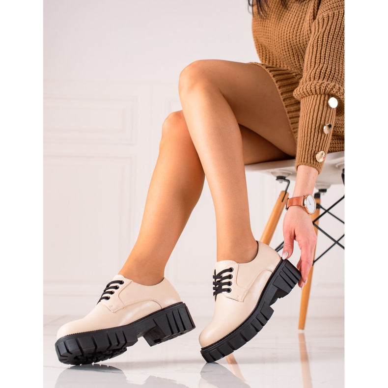 Bézs cipők a La.Fi platformon 1 Bézs cipők a La.Fi platformon 1