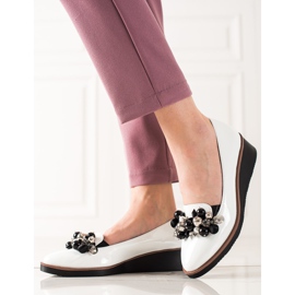 W. Potocki Elegáns ék alakú cipő fehér 1