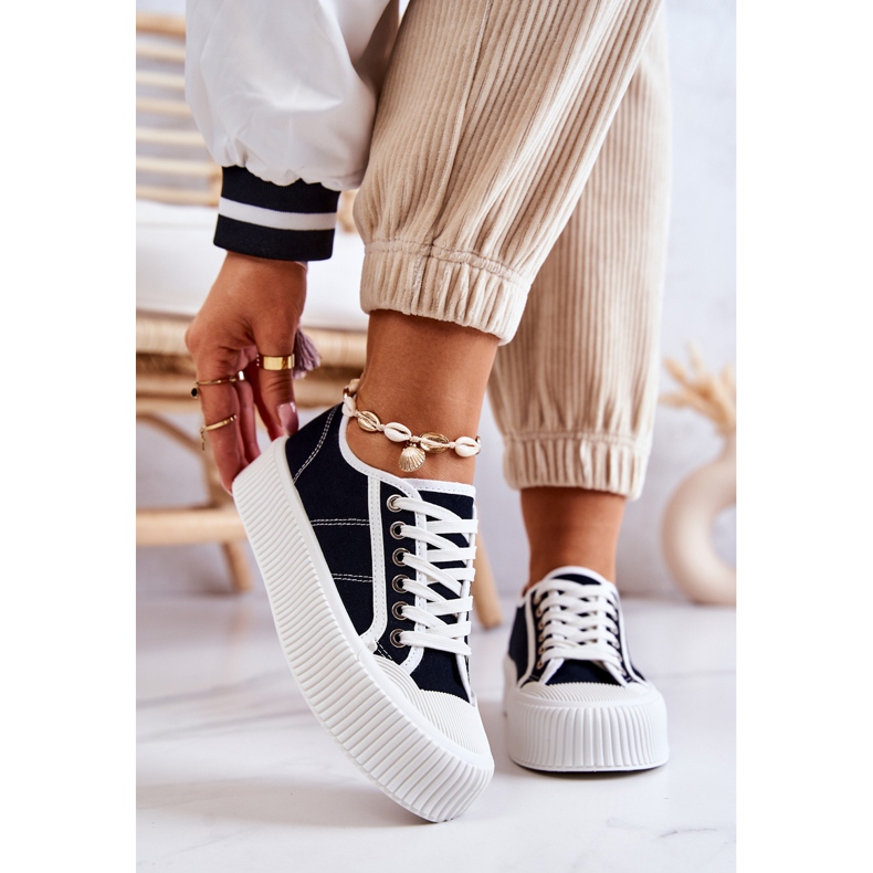 FB2 Alacsony tornacipők a Fekete Mischa Platformon 2