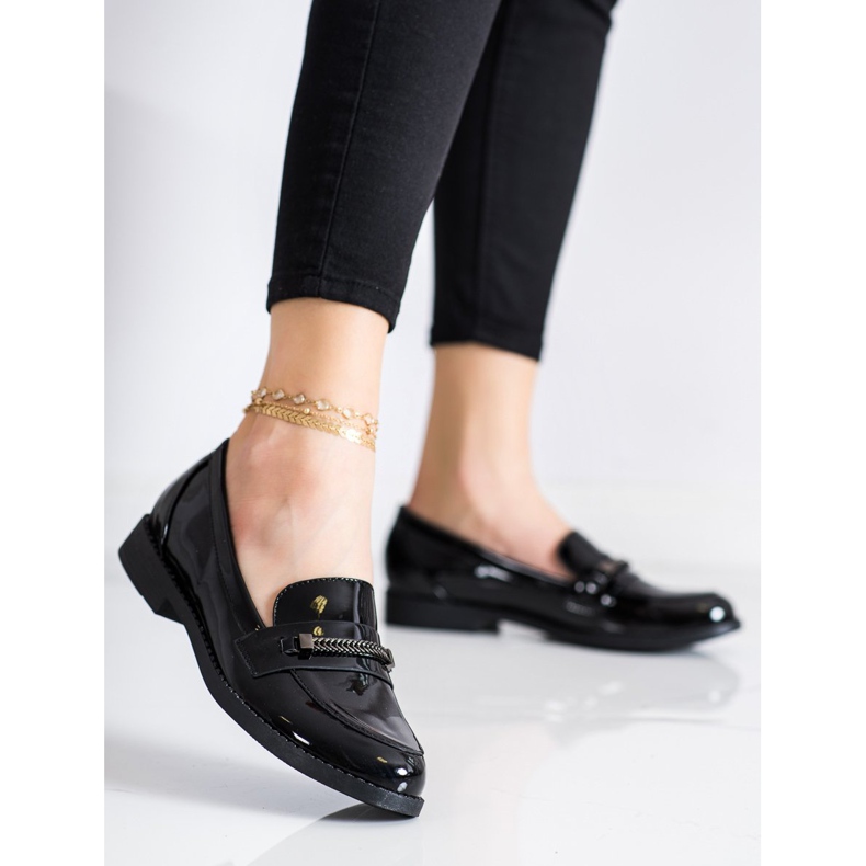 TRENDI Elegáns lakkozott cipő fekete 2