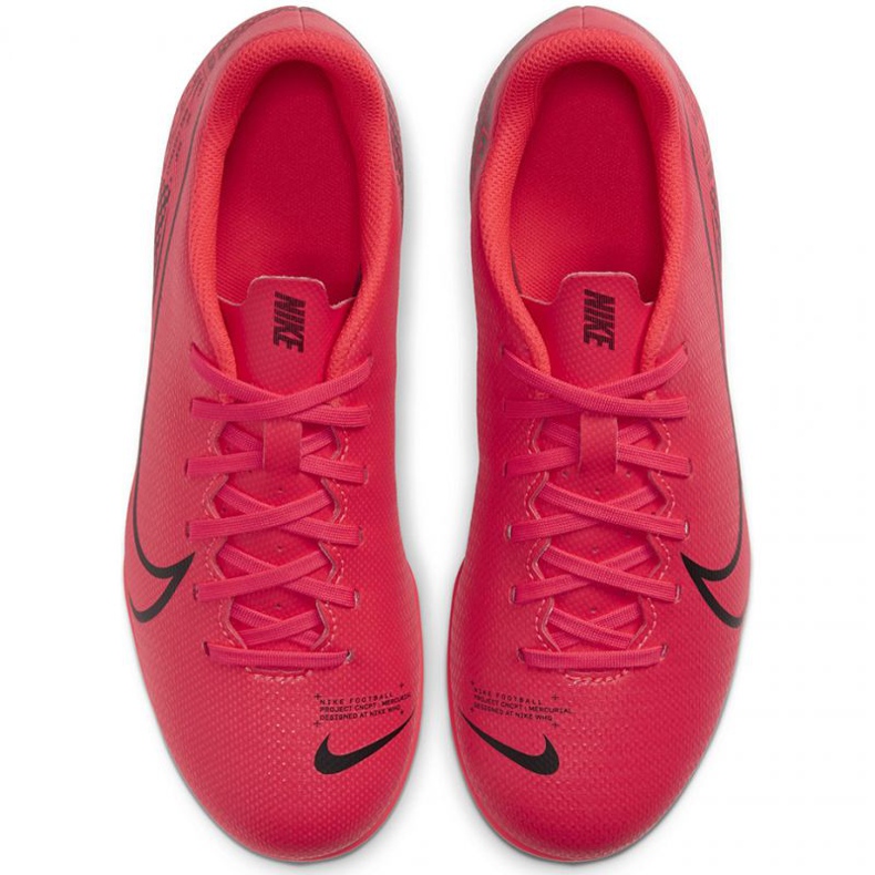 Nike Mercurial Vapor 13 Club FG / MG Jr AT8161-606 futballcipő sokszínű narancs és vörös 1 Nike Mercurial Vapor 13 Club FG / MG Jr AT8161-606 futballcipő sokszínű narancs és vörös 1