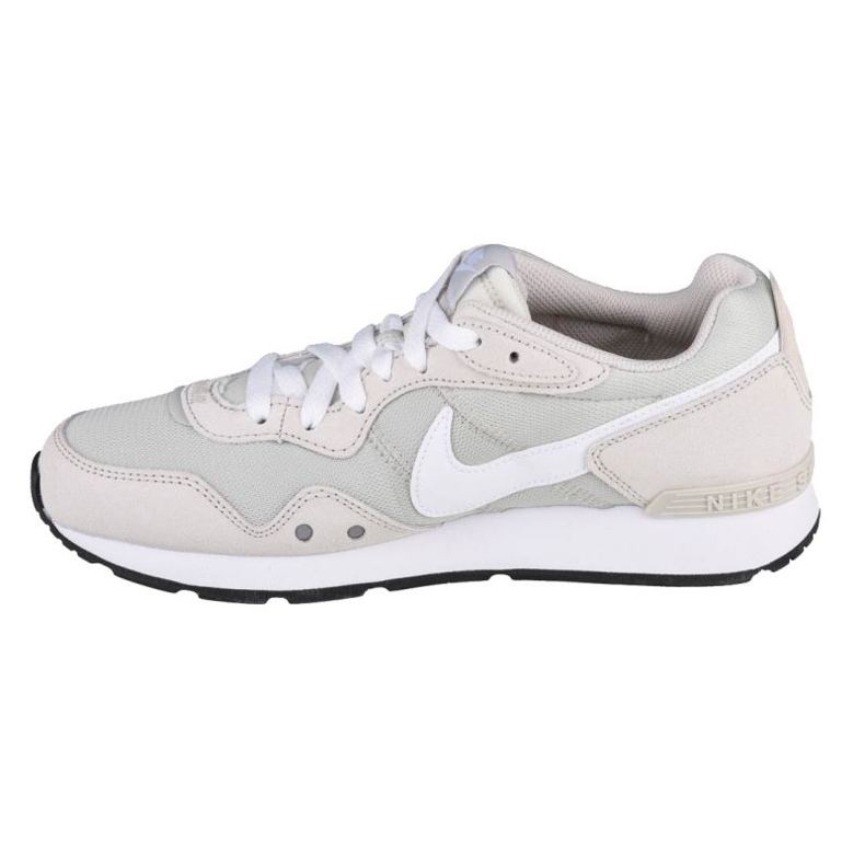 Nike Venture Runner W CK2948-002 fehér szürke 1