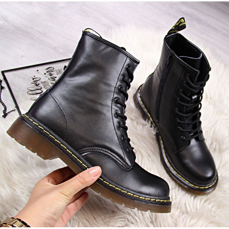 Hőszigetelt bőr csizma Filippo W PAW77A fekete 1