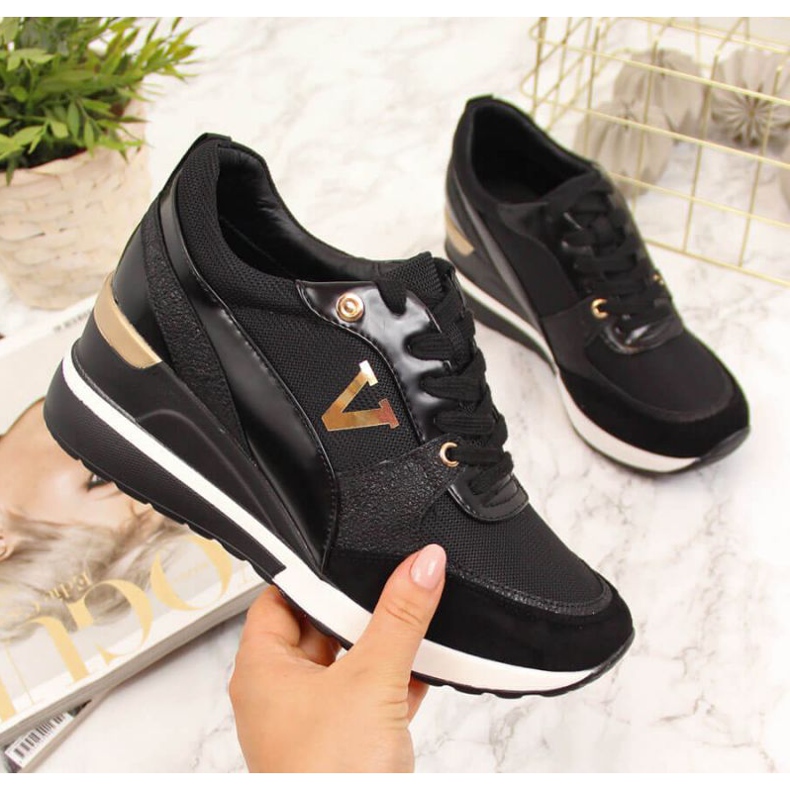 Wedge tornacipő Potocki W WM747A fekete aranysárga 1