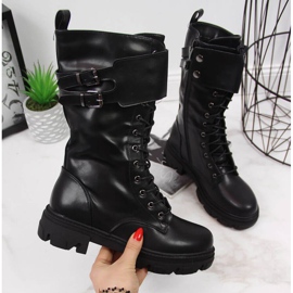 A dolgozók szigeteltek a Vinceza W JAN54 platformon, feketén fehér fekete 1